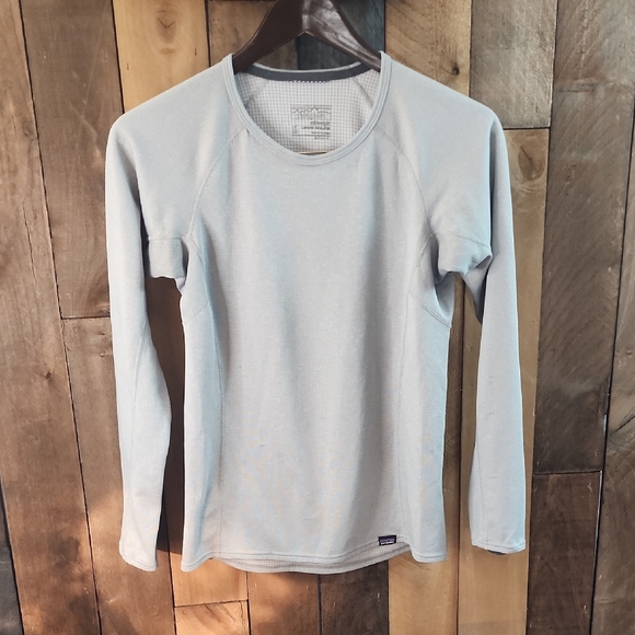 Patagonia Tops - Patagonia Women's Capilene® Midweight Crewneck Baselayer Size XS